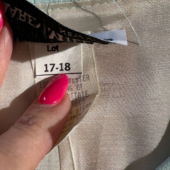 Karen Miller New York 2 Piece Baby Blue Suit Size 17/18 (needs to be cleaned) - Picture 15 of 16